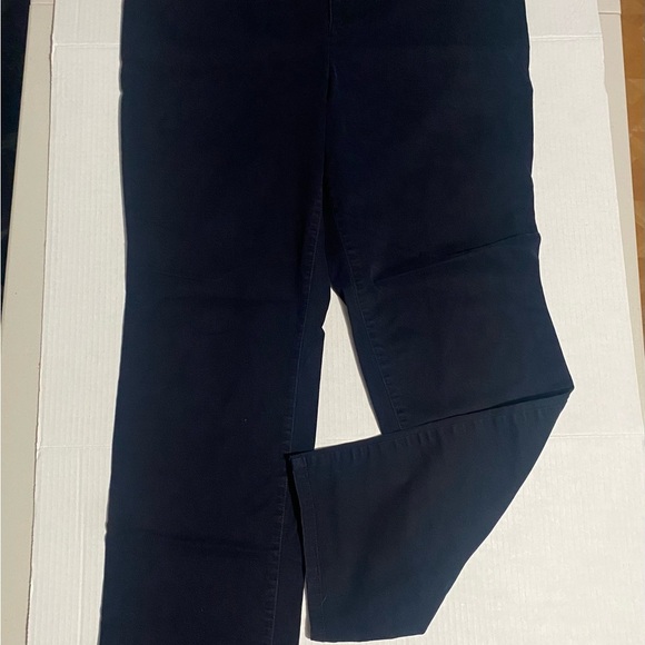 Gloria Vanderbilt Blue and Black Straight Leg Jeans - Picture 2 of 7